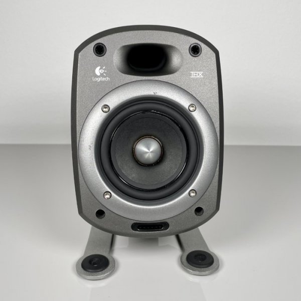 1x Logitech Z680 THX Lautsprecher mit Blende Ersatzteil